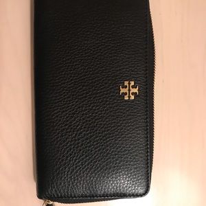 Tory Burch zip wallet